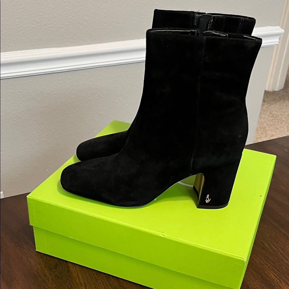 NWT Sam Edelman Black Suede Fawn Ankle boot